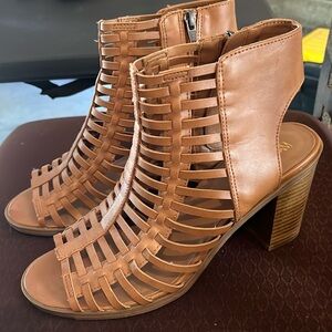 Zip up heeled sandals in great condition